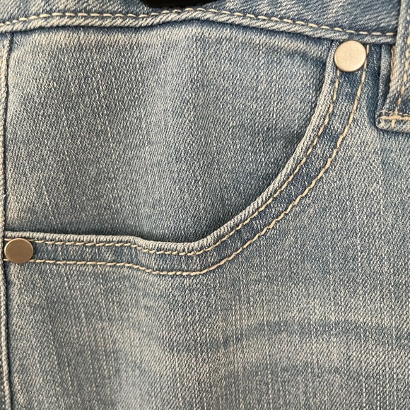 d. jeans Light Wash Button-Front Midi Denim Skirt - Picture 3 of 6